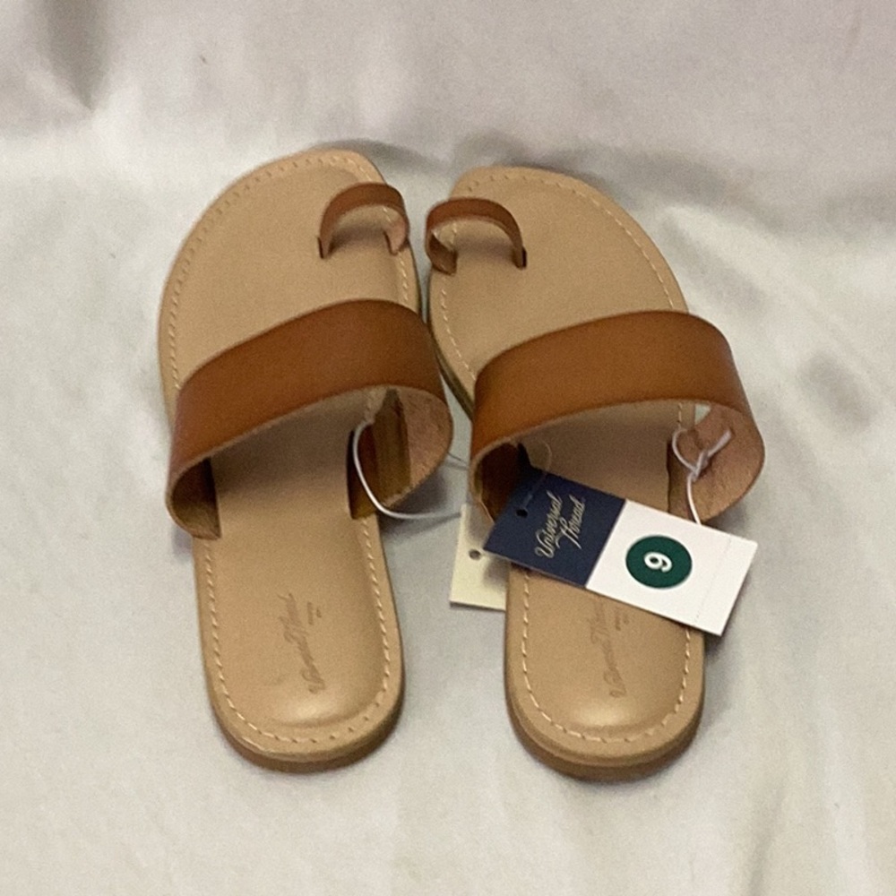 Women's Juno Toe Ring Flat Sandals - Universal Thread - Cognac - new - Picture 6 of 7